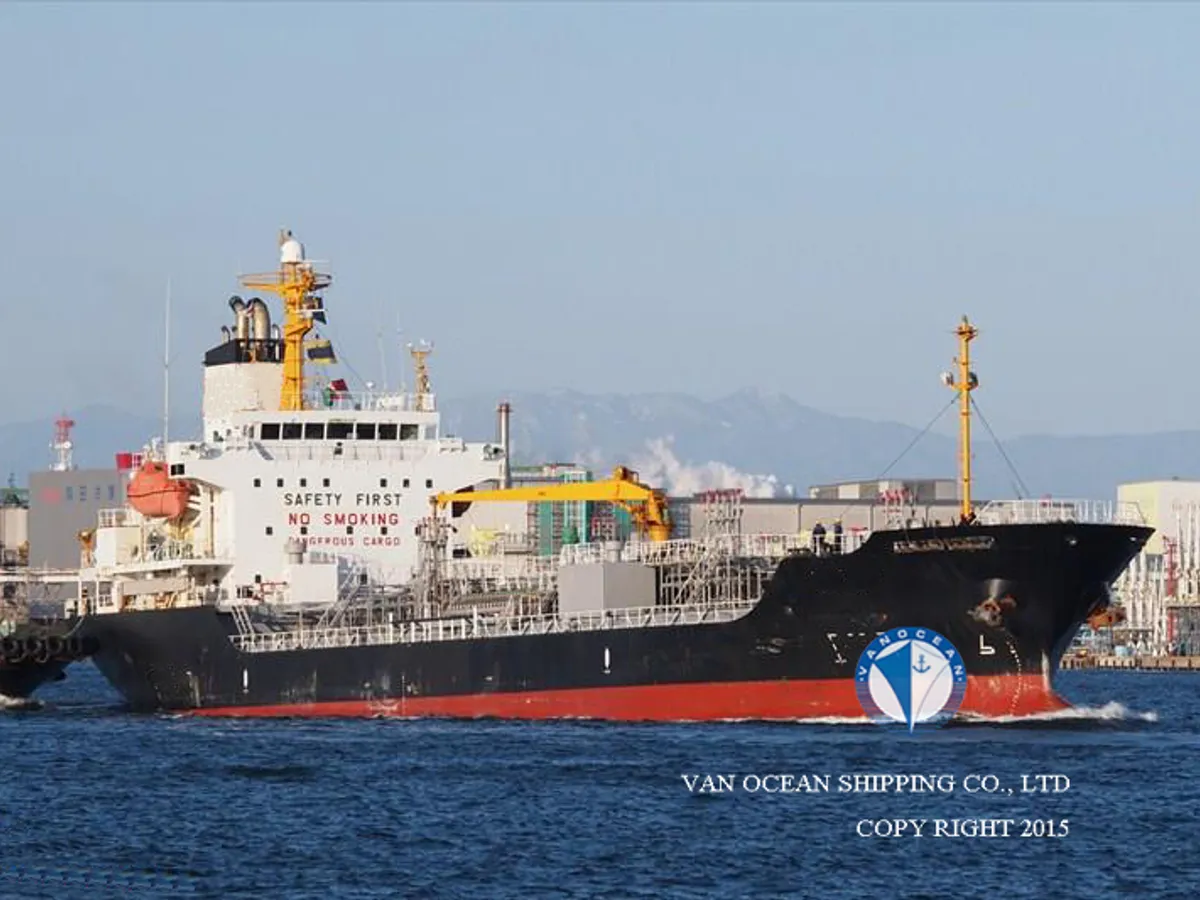 Oil/Chemical tanker for sale