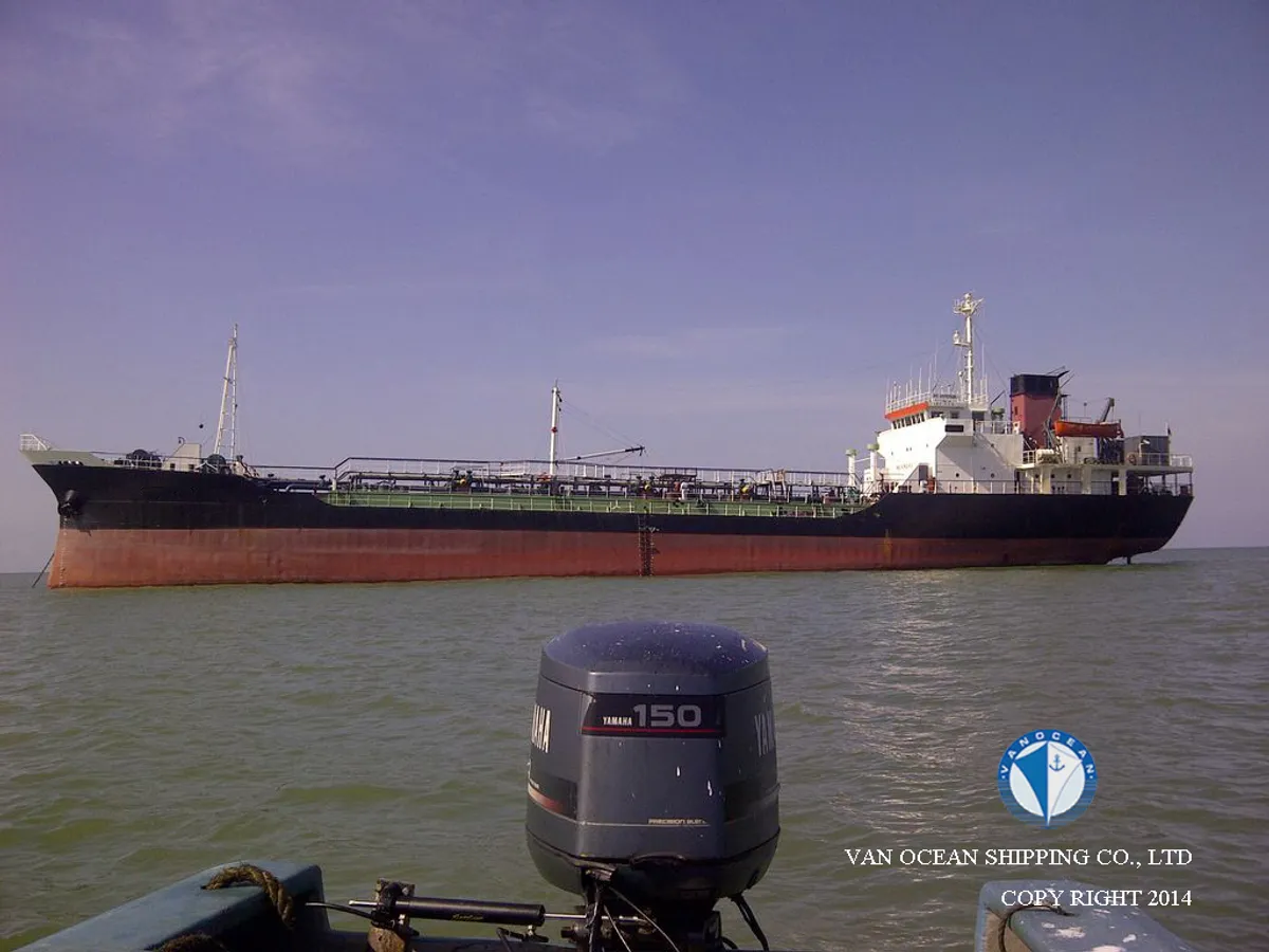 Oil/Chemical tanker for sale