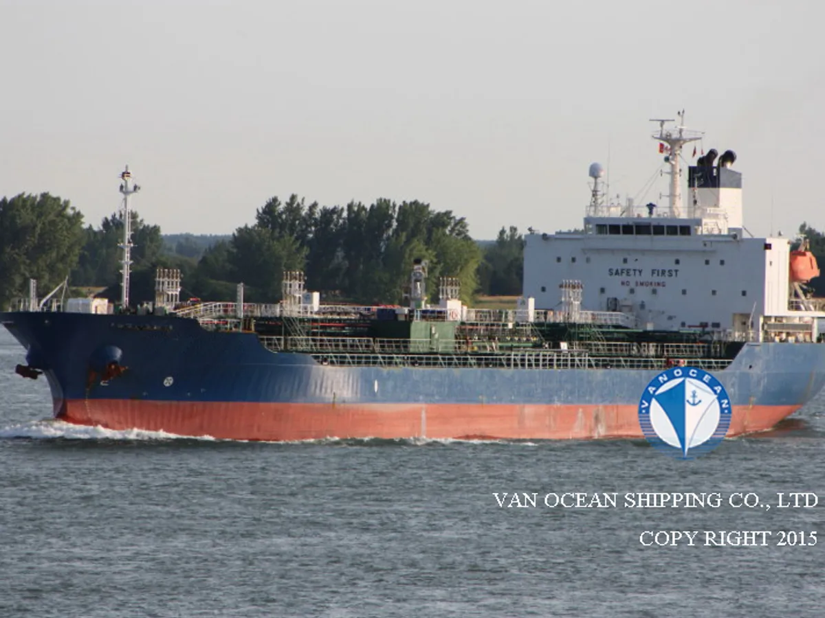 Oil/Chemical tanker for sale