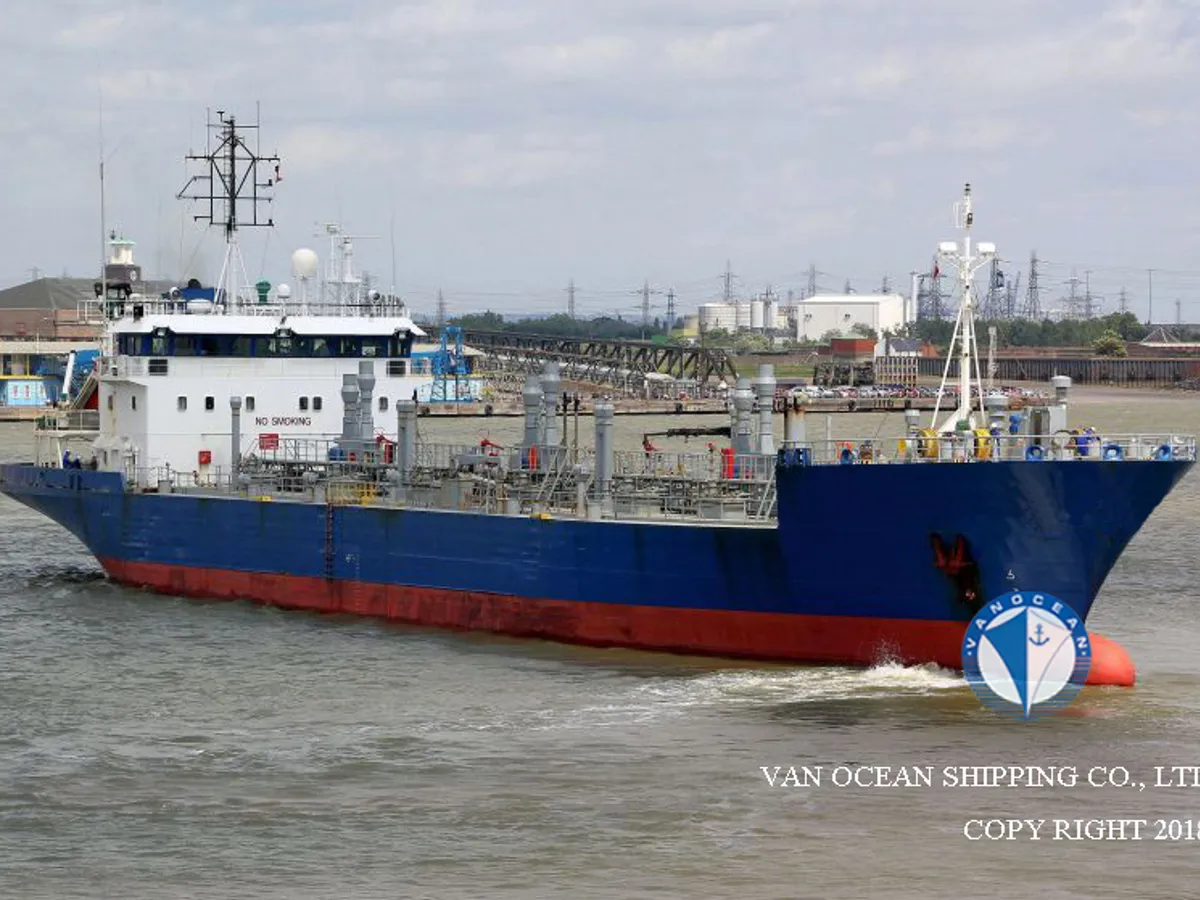 Oil/Chemical tanker for sale