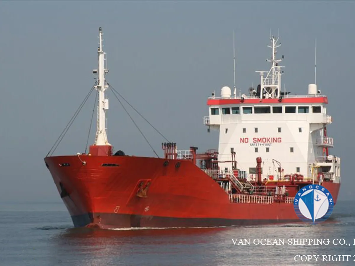 Oil/Chemical tanker for sale