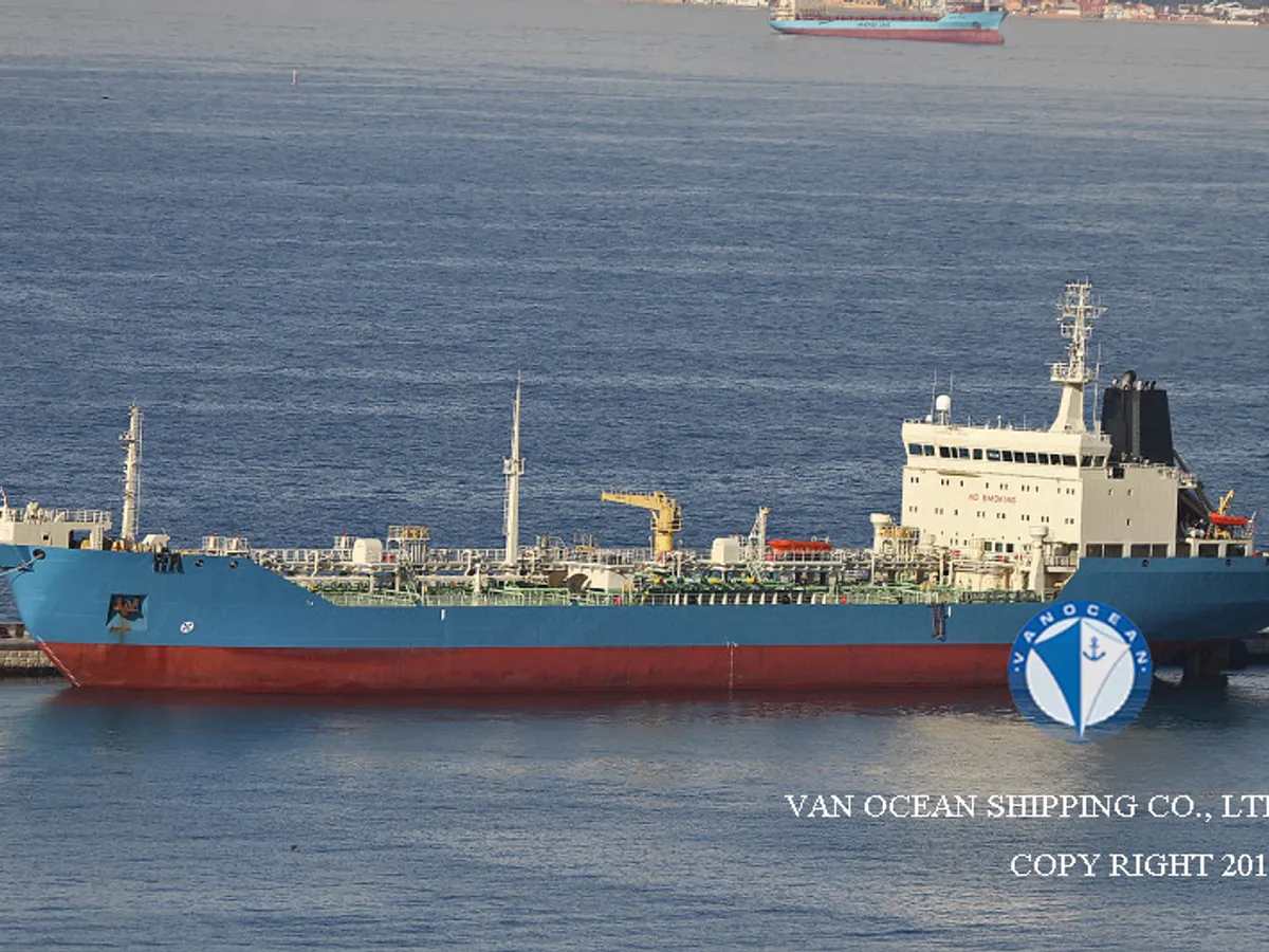 Oil/Chemical tanker for sale