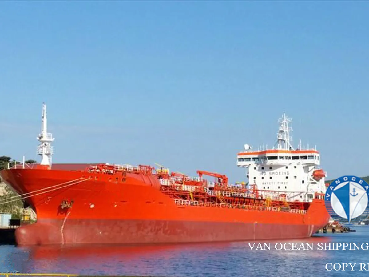Oil/Chemical tanker for sale