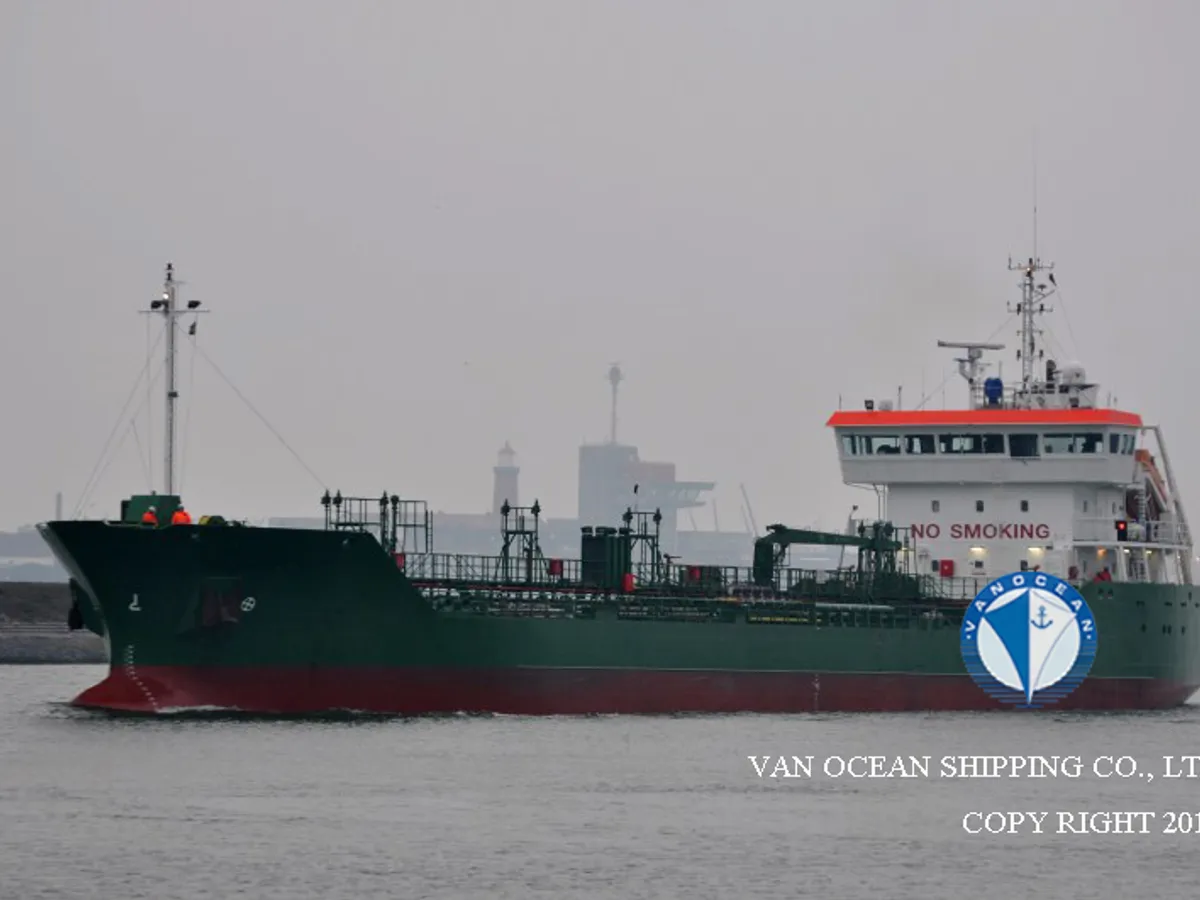 Oil/Chemical tanker for sale