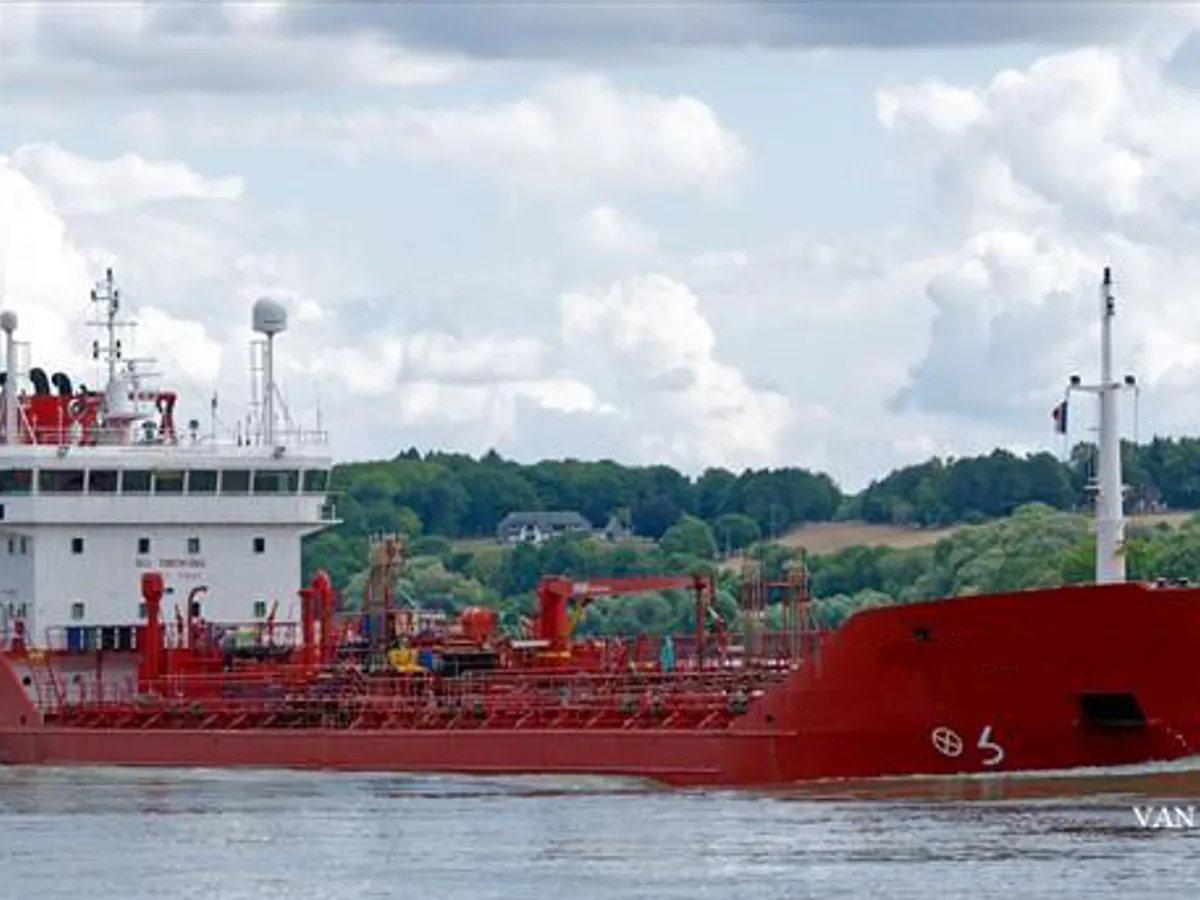 Oil/Chemical tanker for sale
