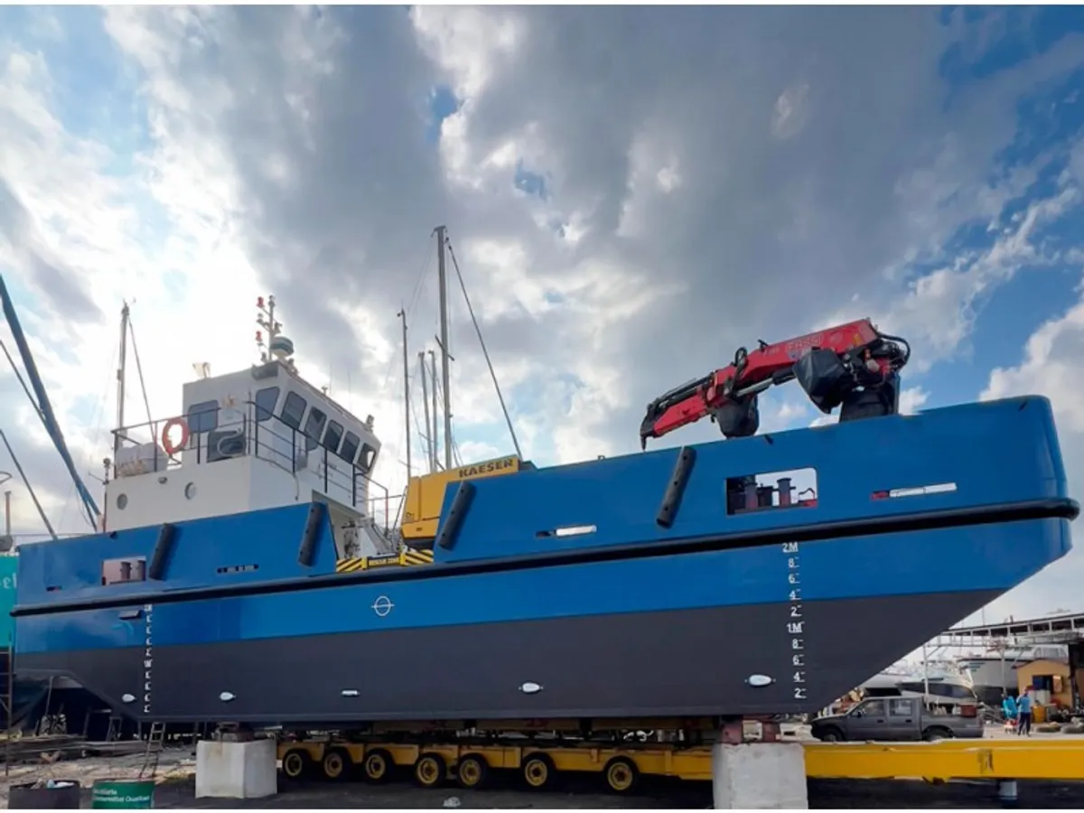 Container ship for sale
