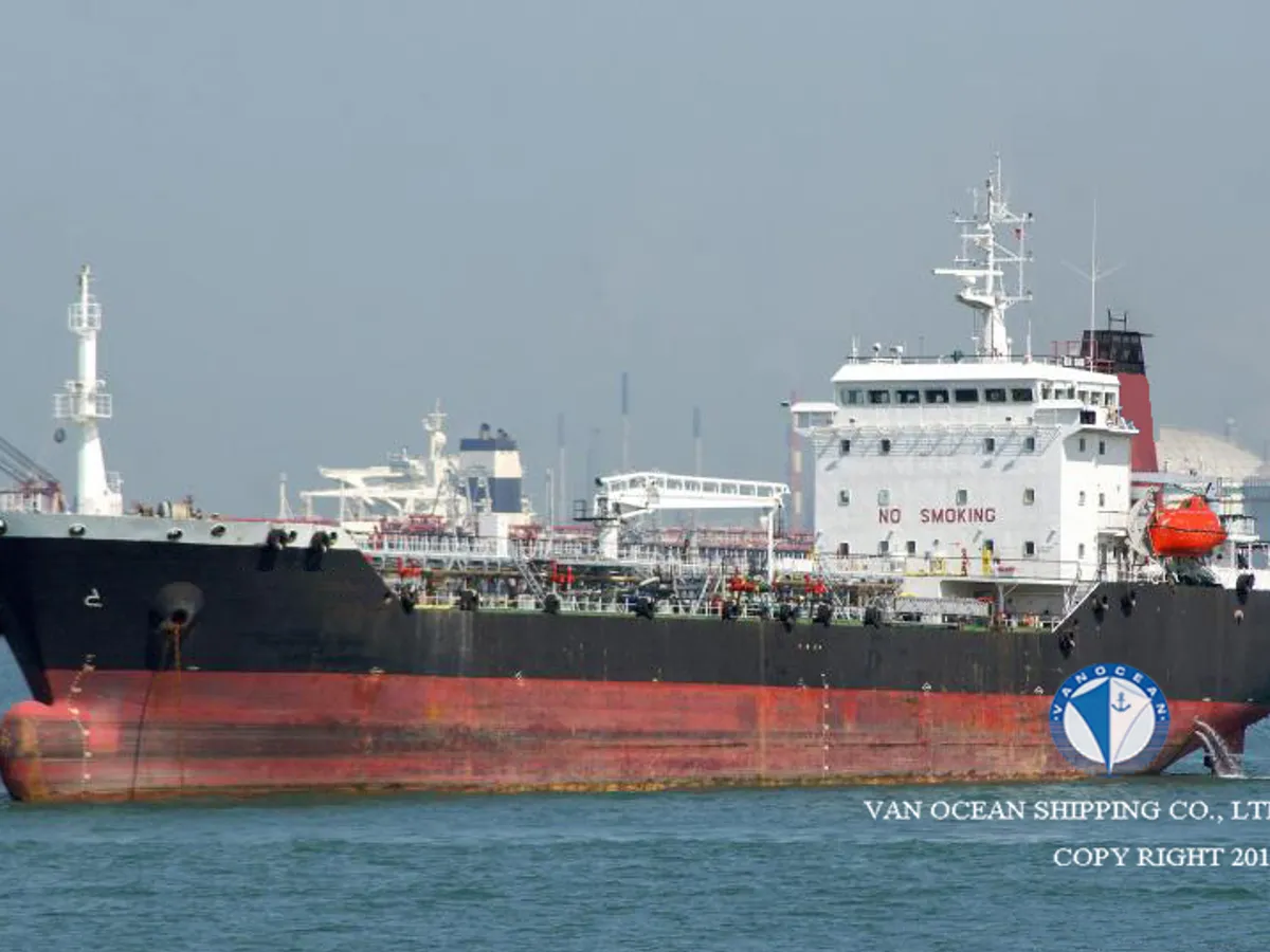 Oil/Chemical tanker for sale