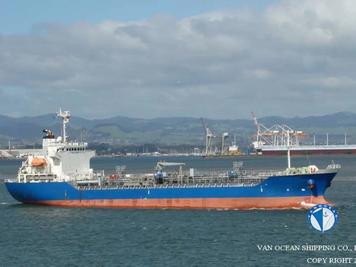 Oil/Chemical tanker for sale