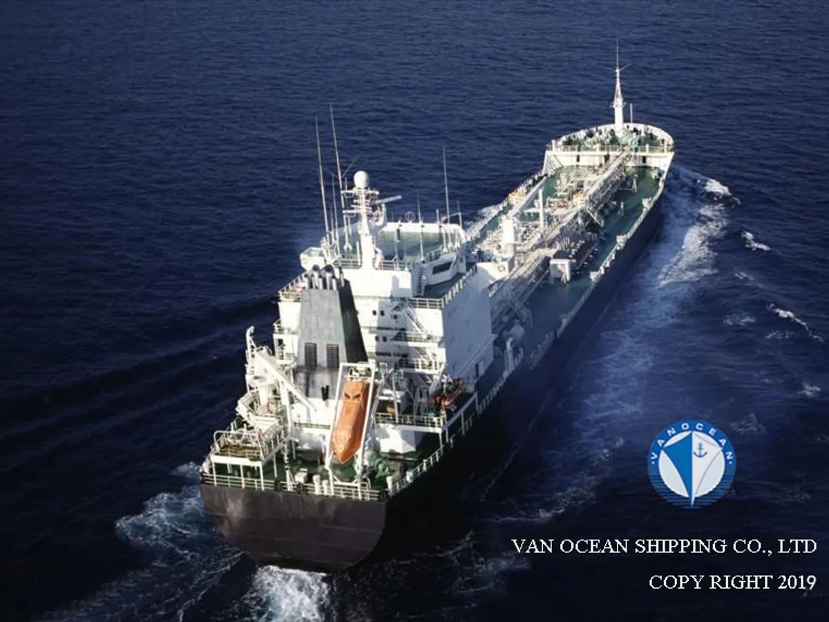Oil/Chemical tanker for sale
