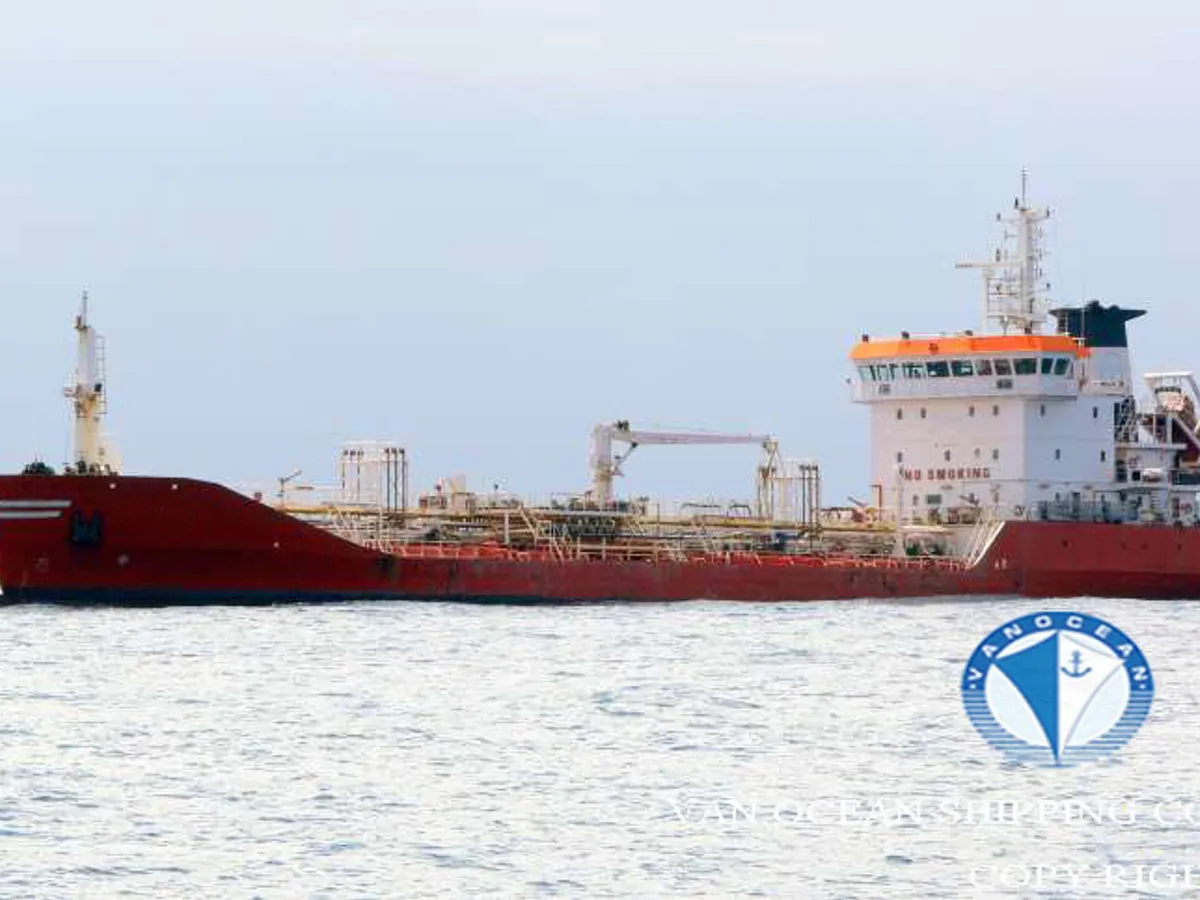 Oil/Chemical tanker for sale