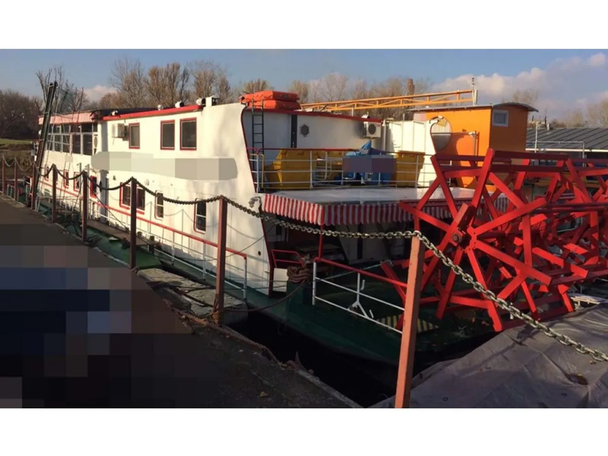 Container ship for sale