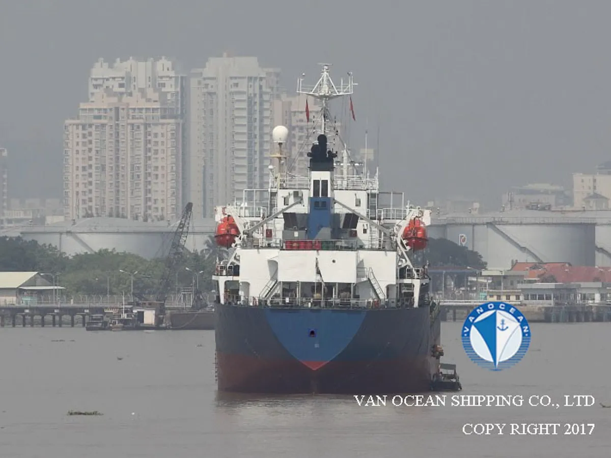 Oil/Chemical tanker for sale