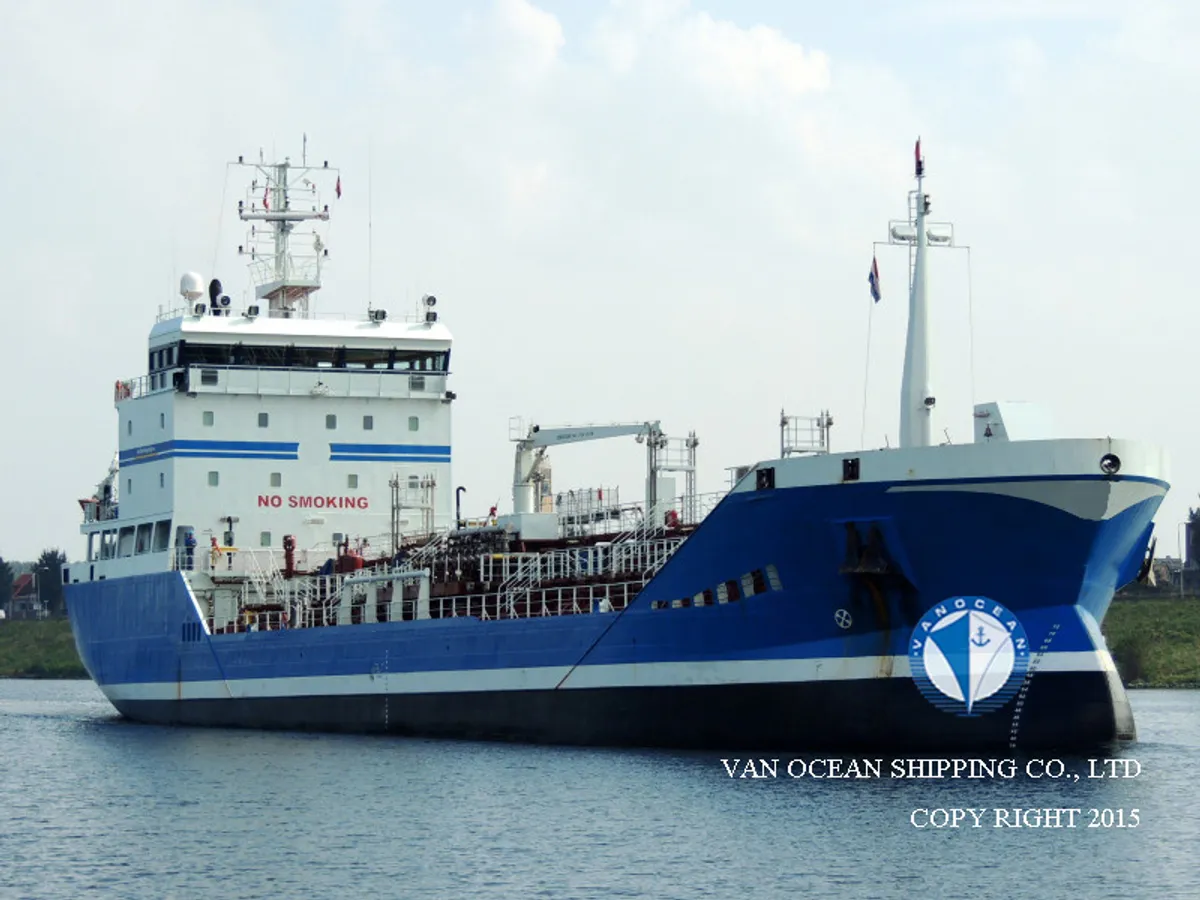 Oil/Chemical tanker for sale