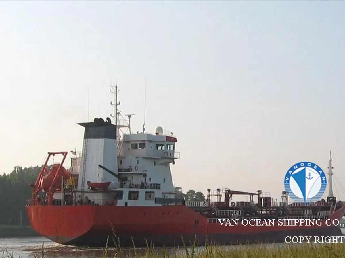 Oil/Chemical tanker for sale