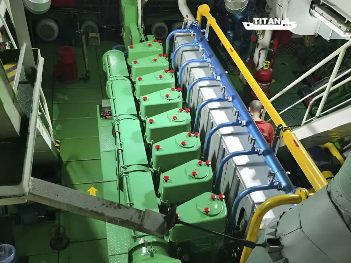 Oil/Chemical tanker for sale
