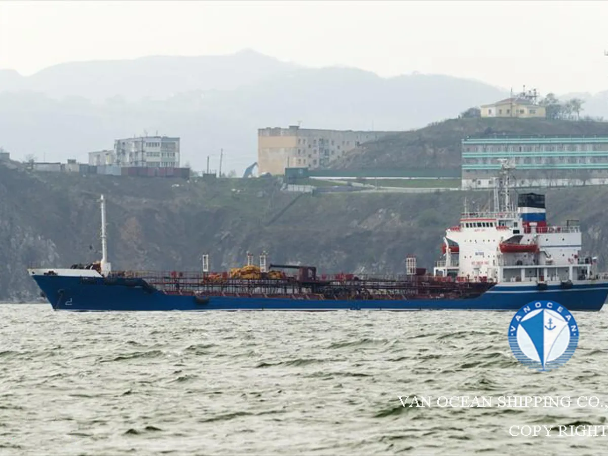Oil/Chemical tanker for sale