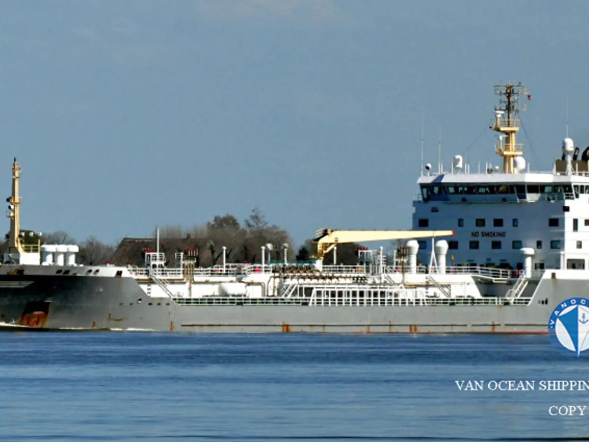Oil/Chemical tanker for sale