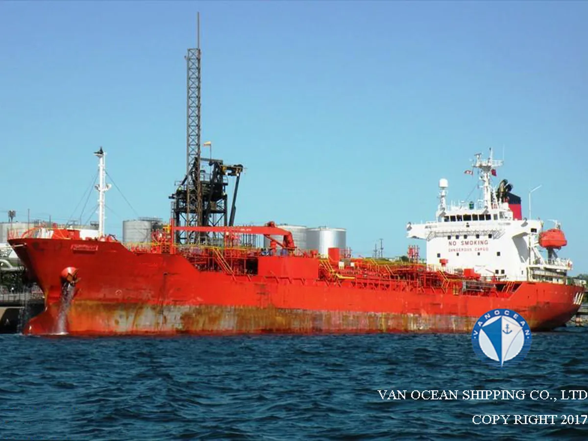 Oil/Chemical tanker for sale