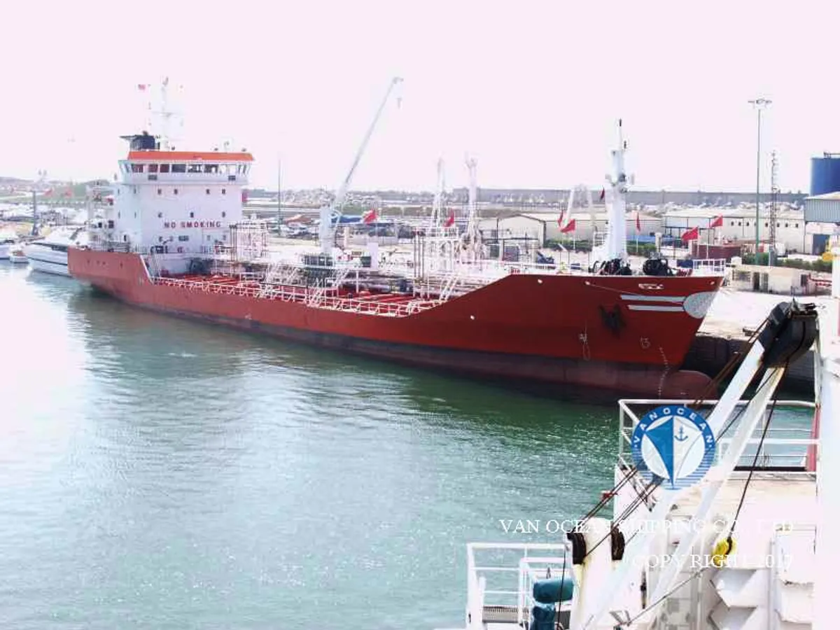 Oil/Chemical tanker for sale