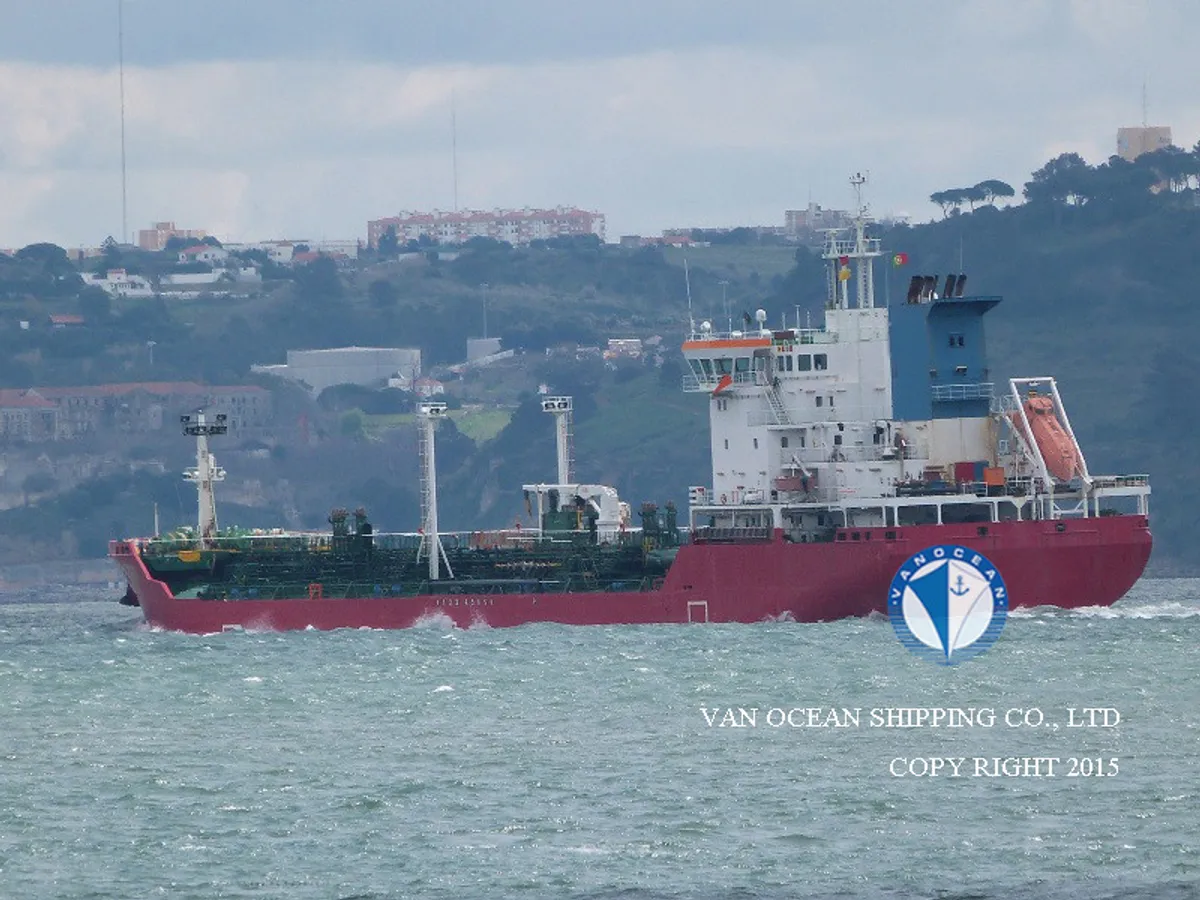 Oil/Chemical tanker for sale