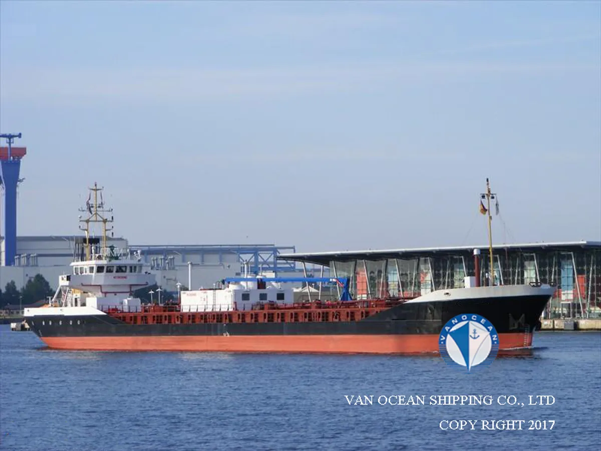 Oil/Chemical tanker for sale