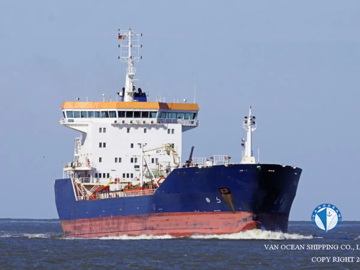 Oil/Chemical tanker for sale