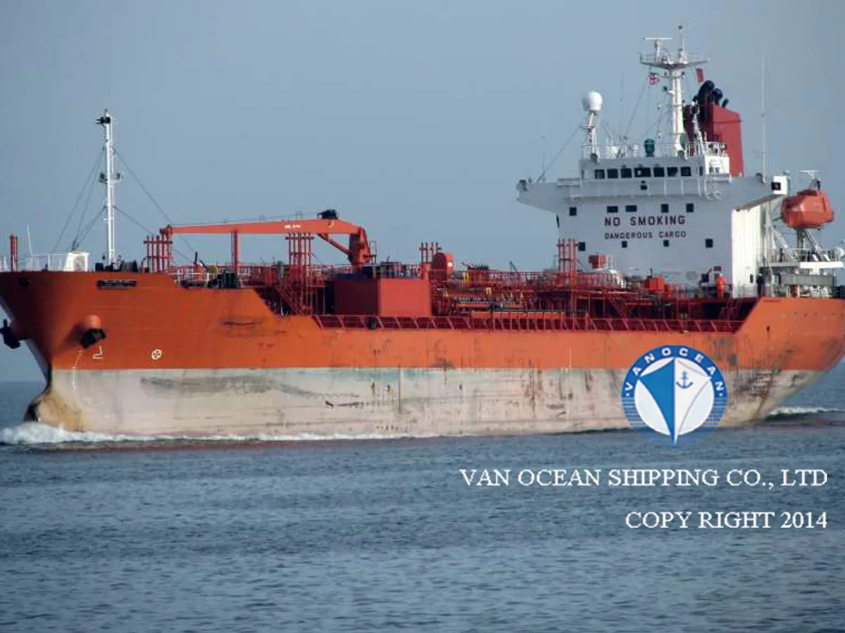 Oil/Chemical tanker for sale