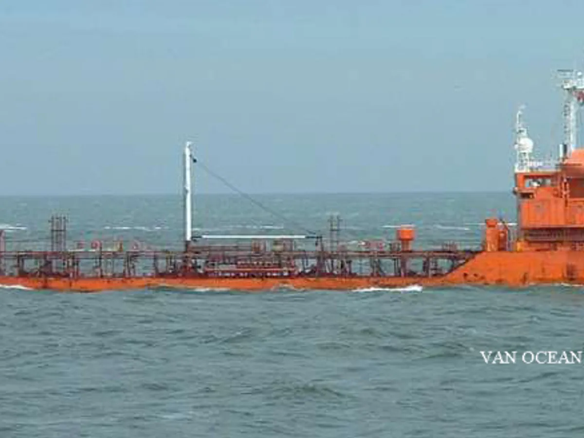 Oil/Chemical tanker for sale