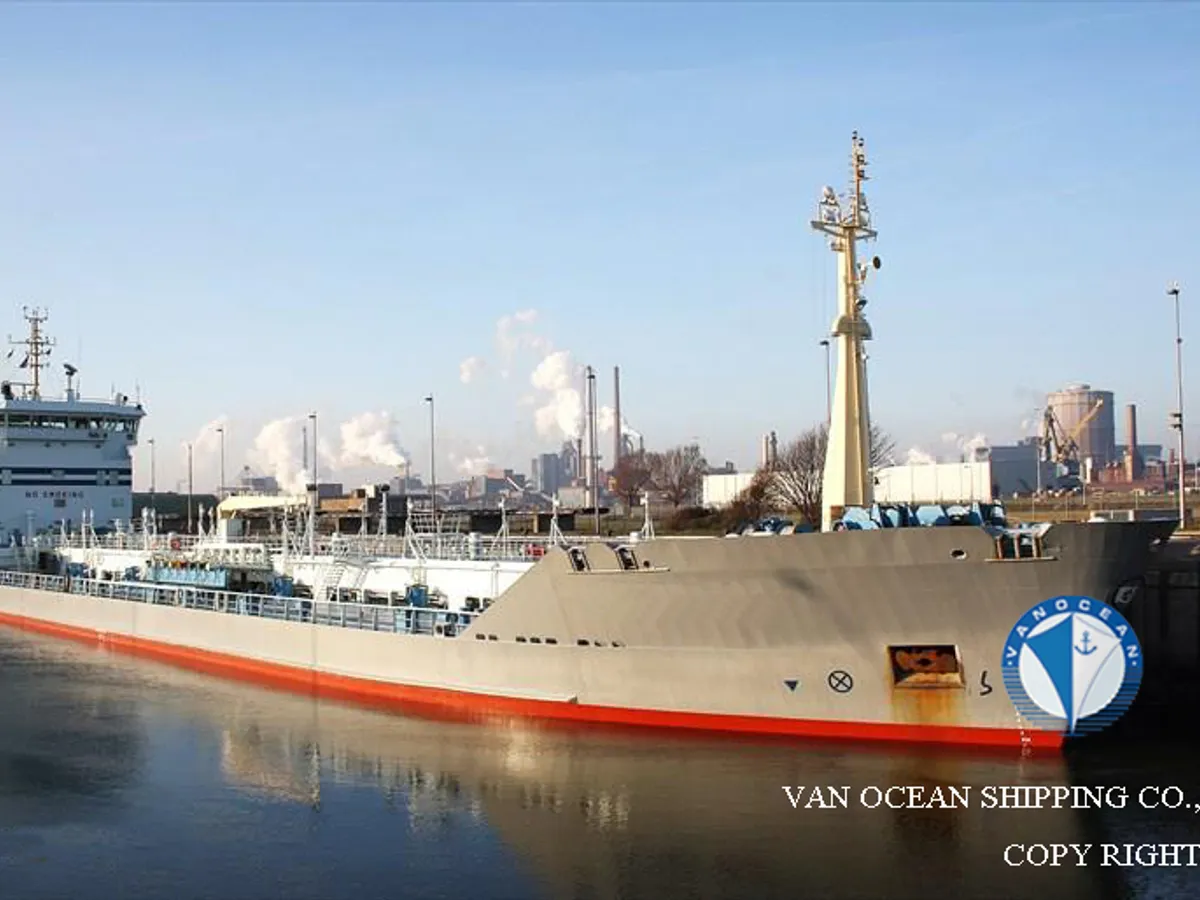 Oil/Chemical tanker for sale