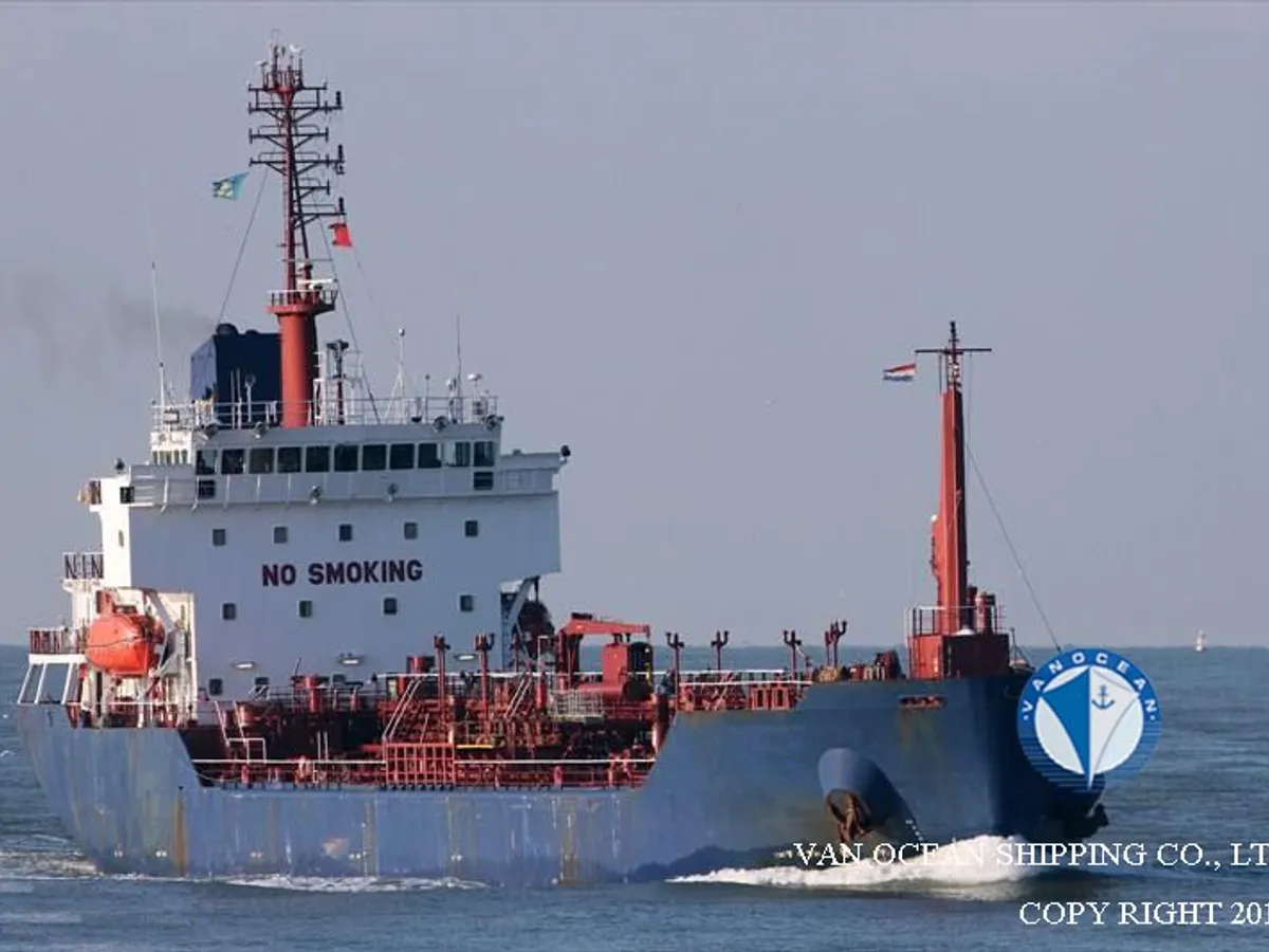 Oil/Chemical tanker for sale