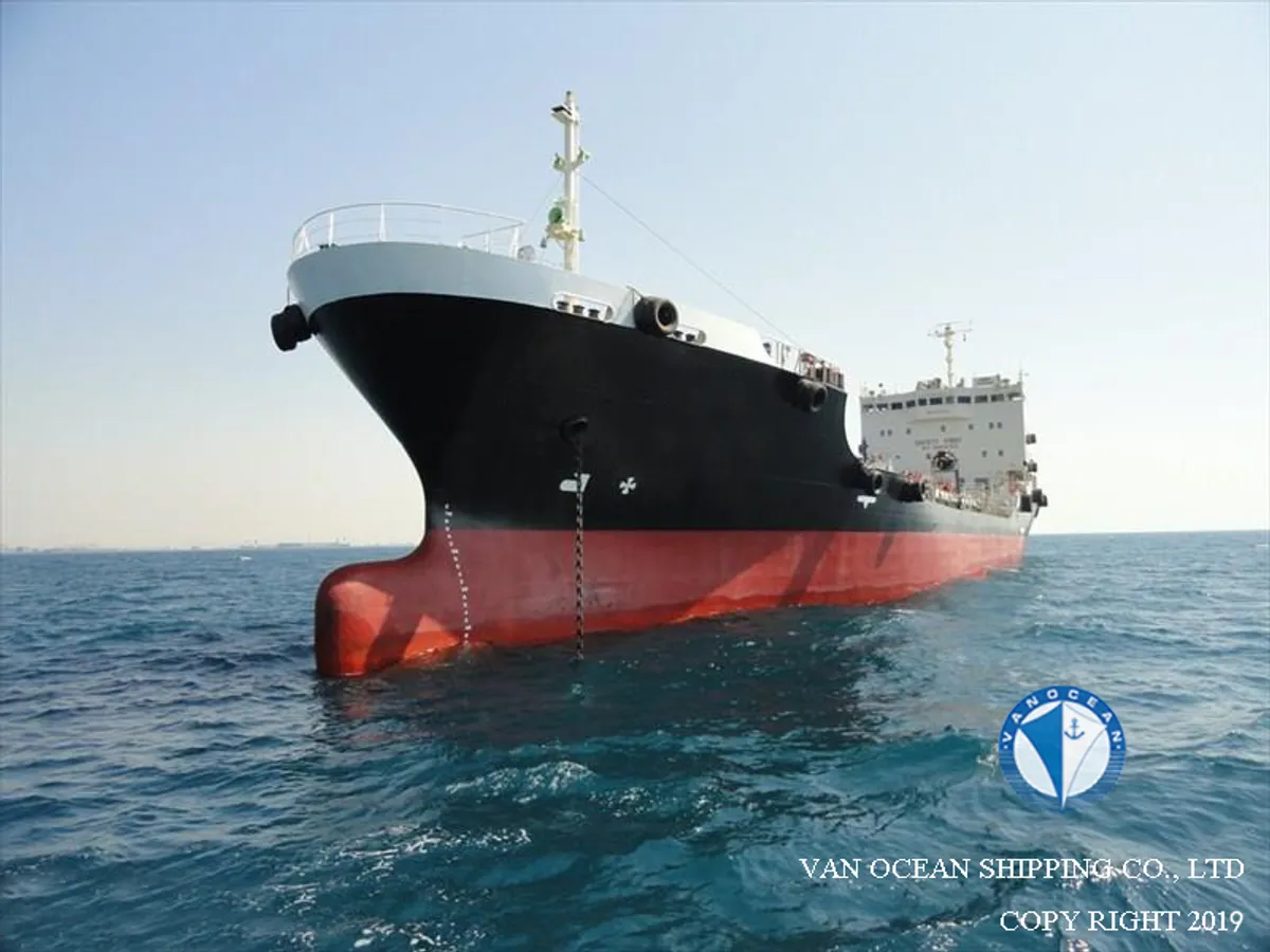 Oil/Chemical tanker for sale