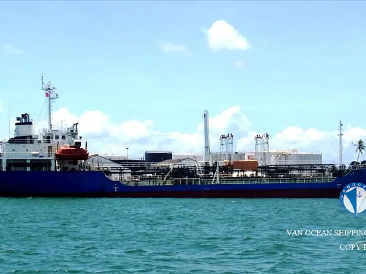 Oil/Chemical tanker for sale