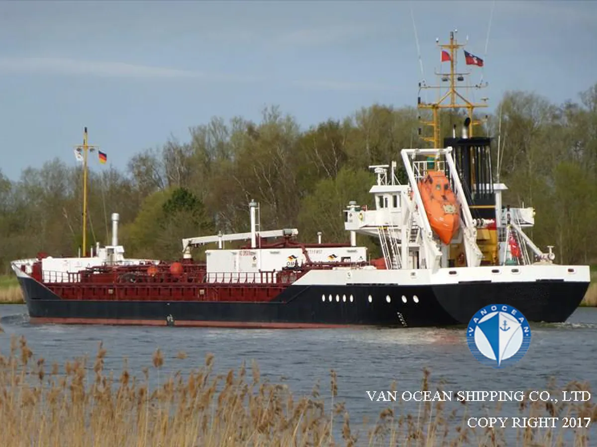 Oil/Chemical tanker for sale