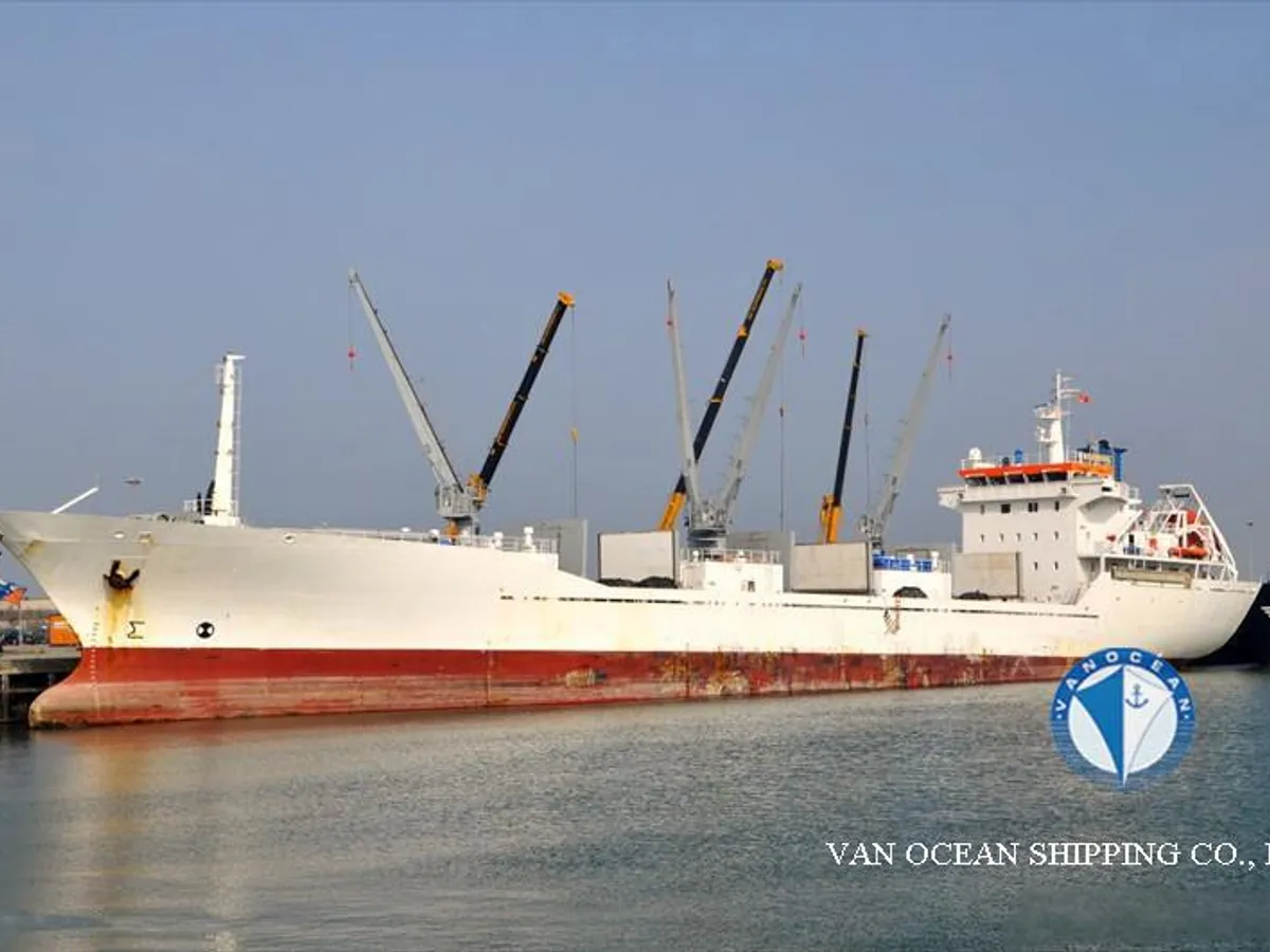 Reefer ship for sale