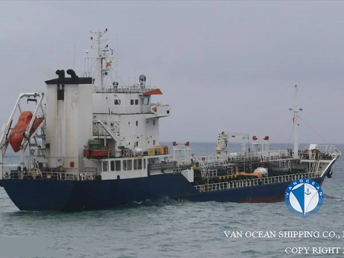 Oil/Chemical tanker for sale