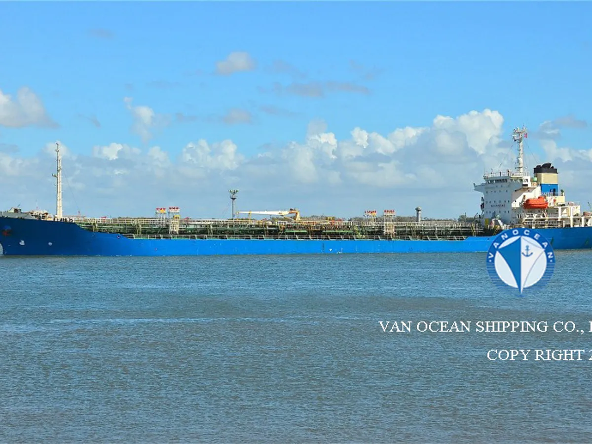 Oil/Chemical tanker for sale