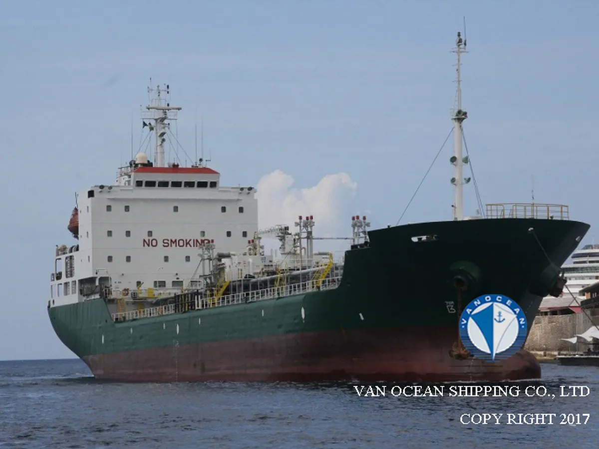 Oil/Chemical tanker for sale