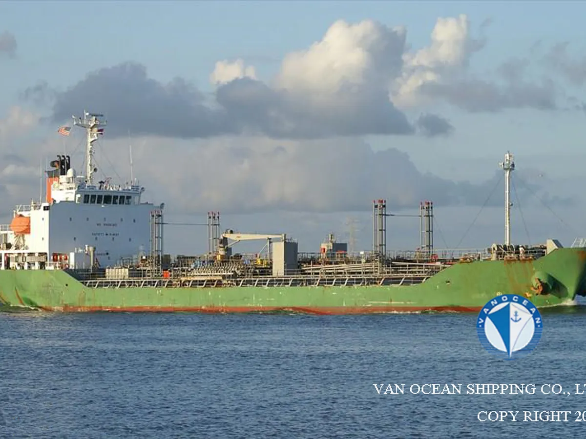 Oil/Chemical tanker for sale