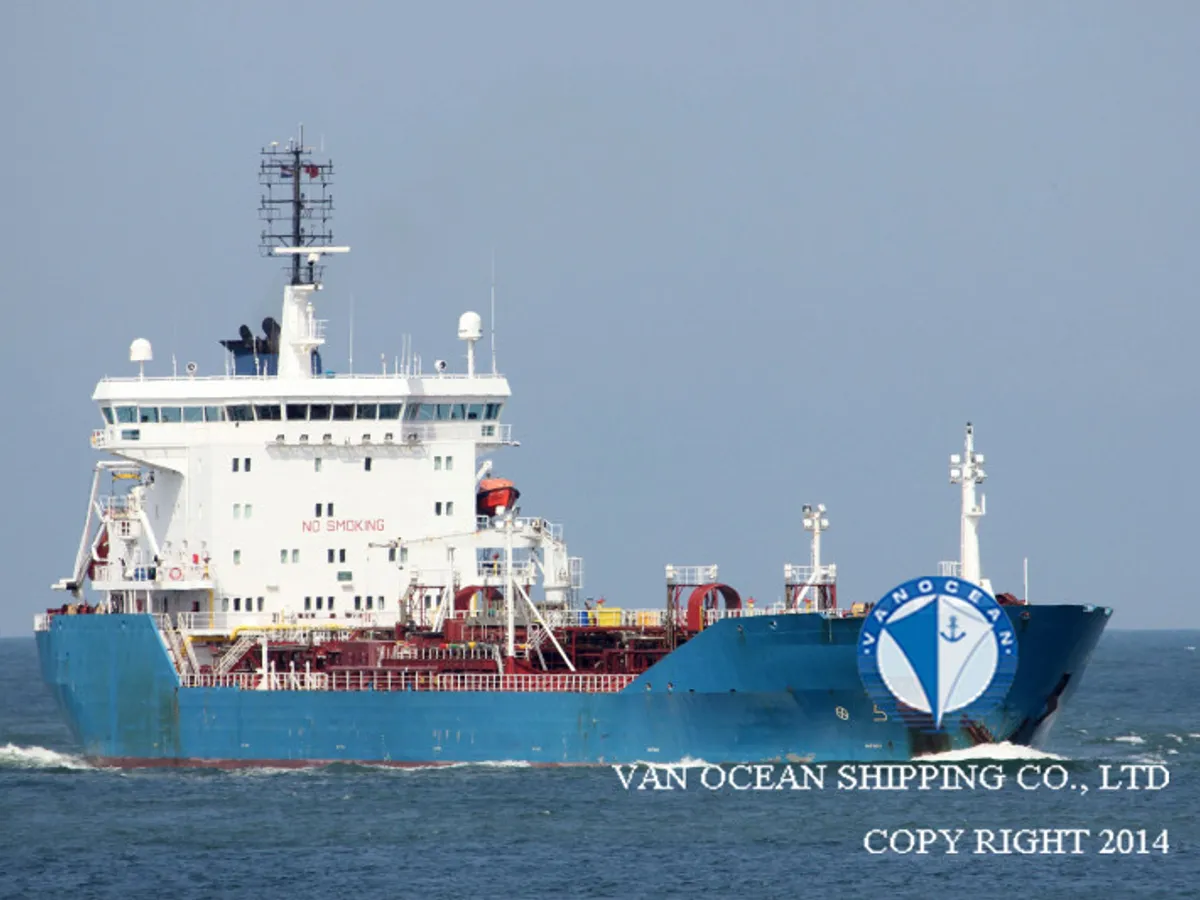 Oil/Chemical tanker for sale