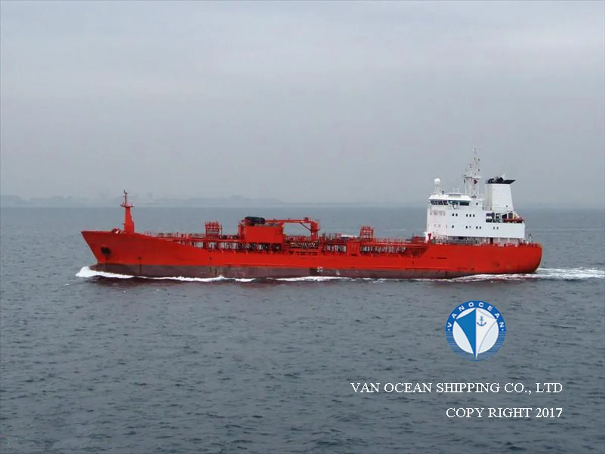 Oil/Chemical tanker for sale