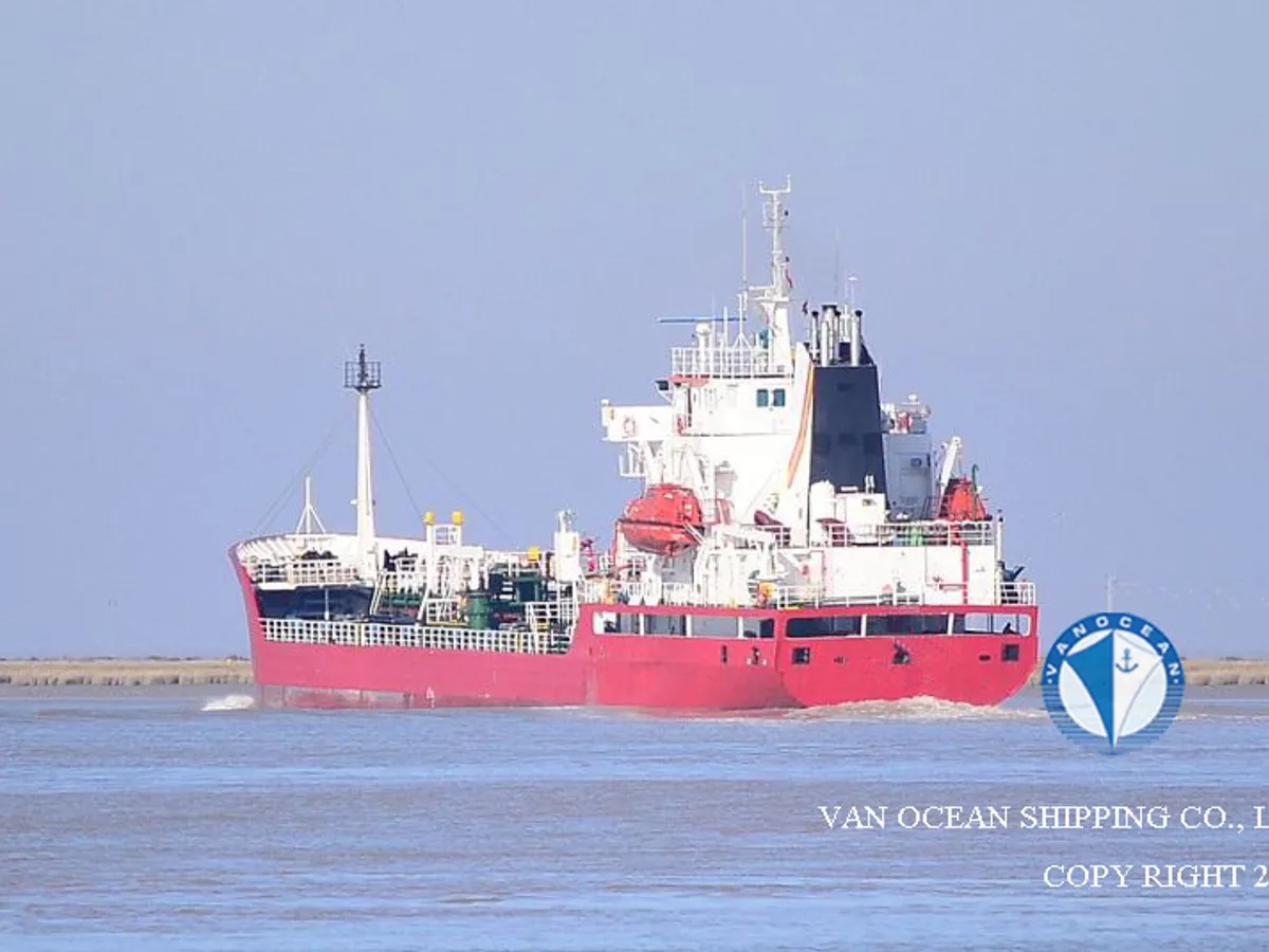 Oil/Chemical tanker for sale