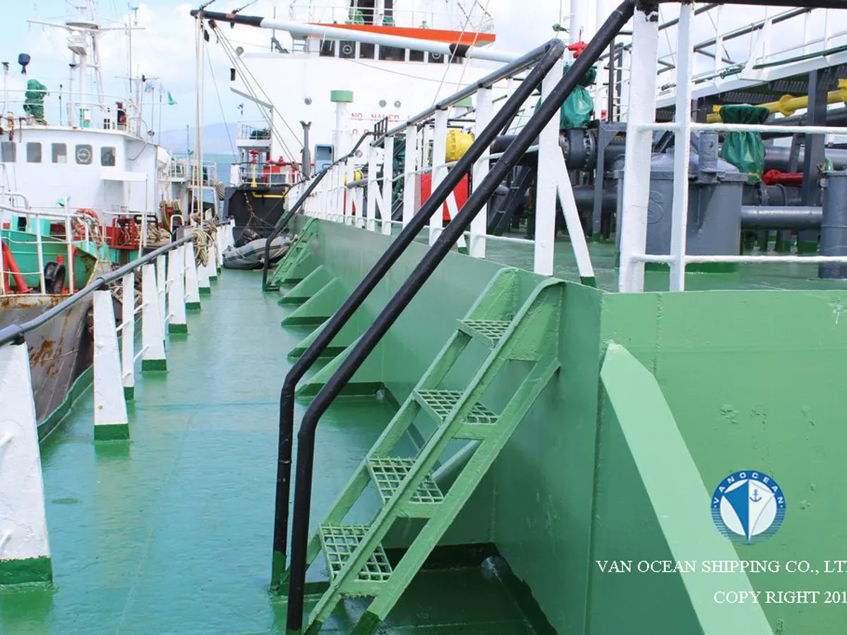 Oil/Chemical tanker for sale