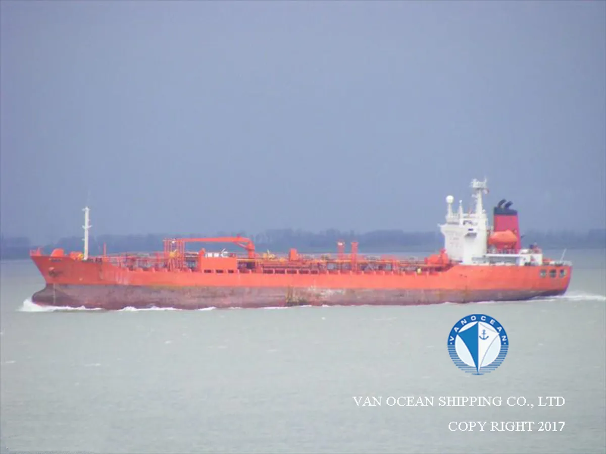 Oil/Chemical tanker for sale