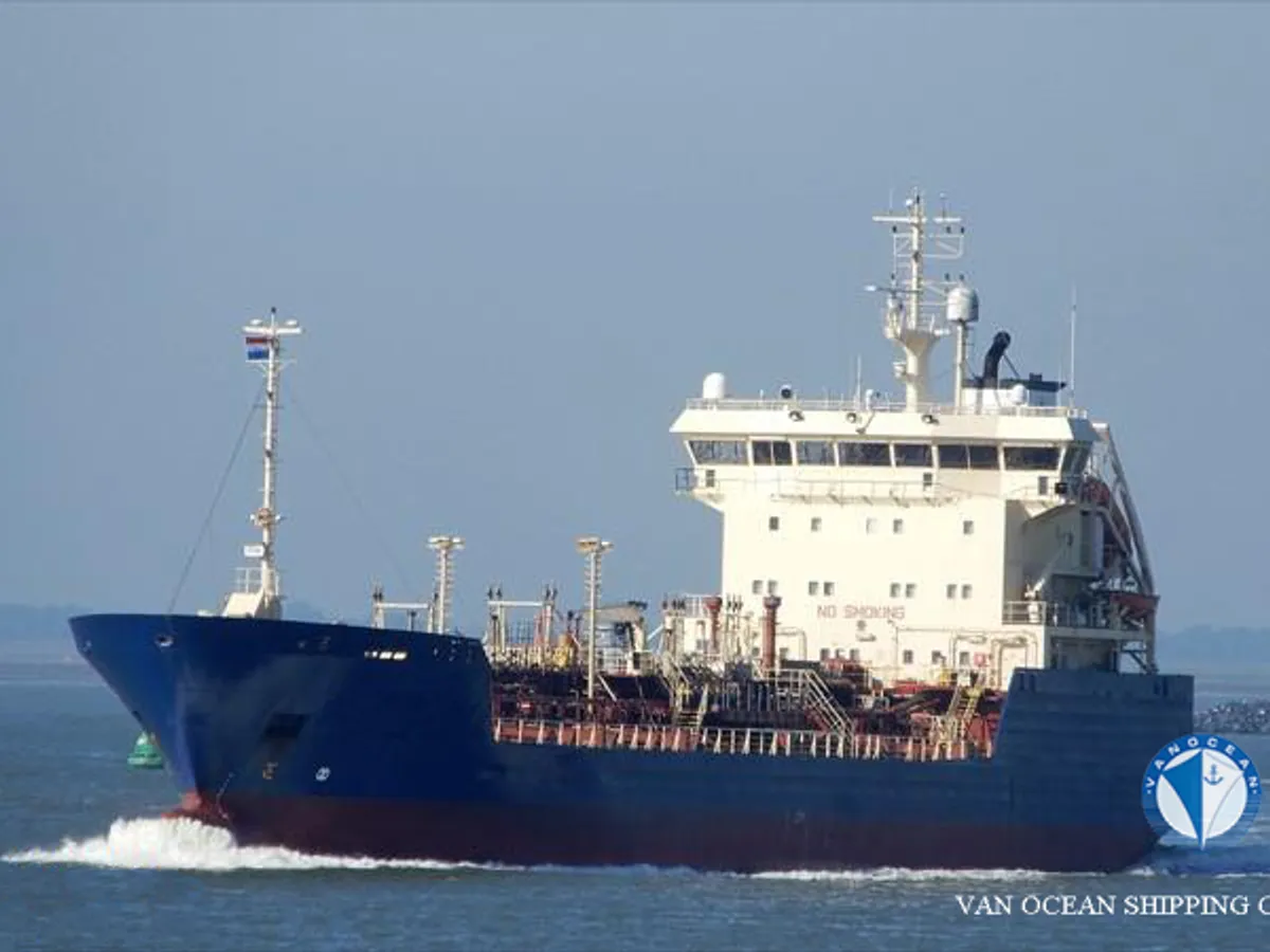 Oil/Chemical tanker for sale