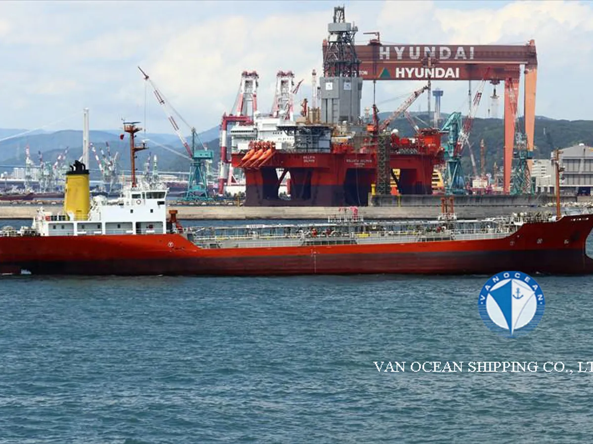 Oil/Chemical tanker for sale