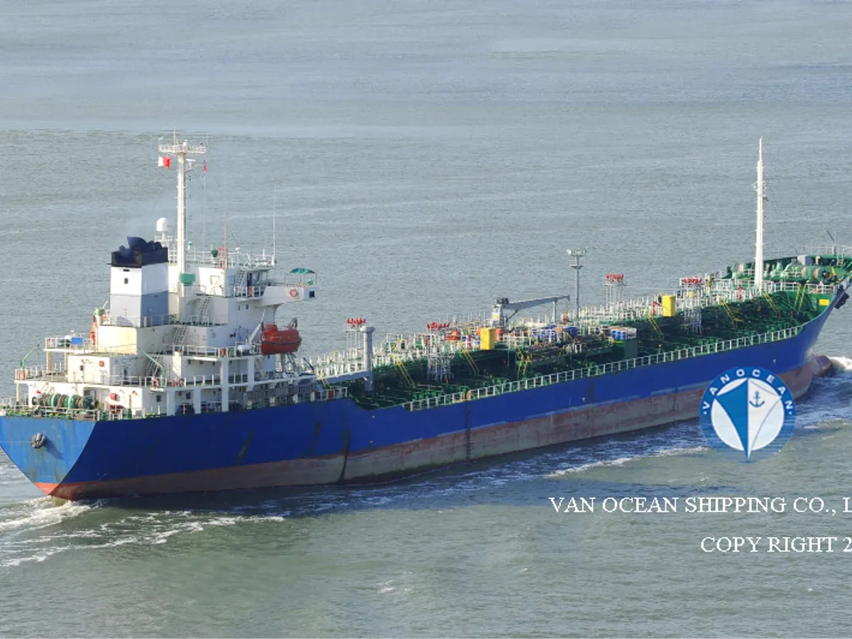 Oil/Chemical tanker for sale