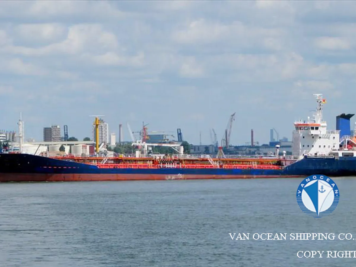 Oil/Chemical tanker for sale