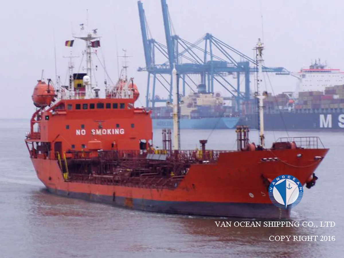 Oil/Chemical tanker for sale