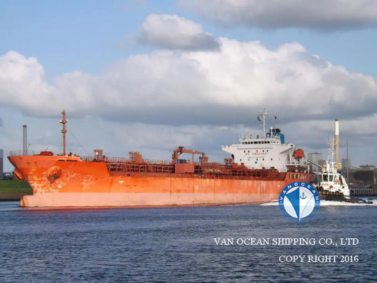 Oil/Chemical tanker for sale