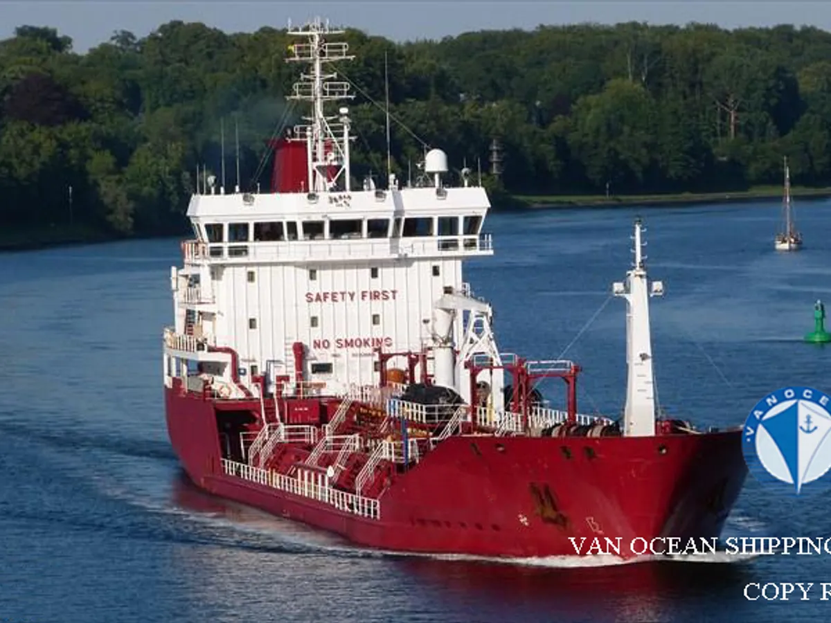 Oil/Chemical tanker for sale